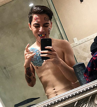 Juan El Caballo Loco, 27 лет, США Juan El Caballo Loco, 27 лет,