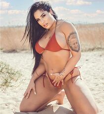 Ella Roxx, 