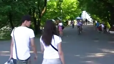 Москвичка ебется с двумя питерскими пикаперами в Приморском парке Победы