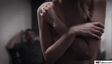 Отец и дядя грубо оттрахали блондинку Chloe Cherry в два ствола
