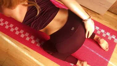 Спортсменка в лосинах AryaHoles сочно оттрахана в анал дома