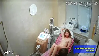 Россиянка пришла за гладкой киской - попалась на скрытку в салоне красоты