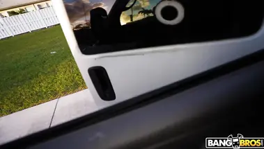 Мэдлин Свит за круглую сумму продала целомудрие пикаперу из Bang Bus